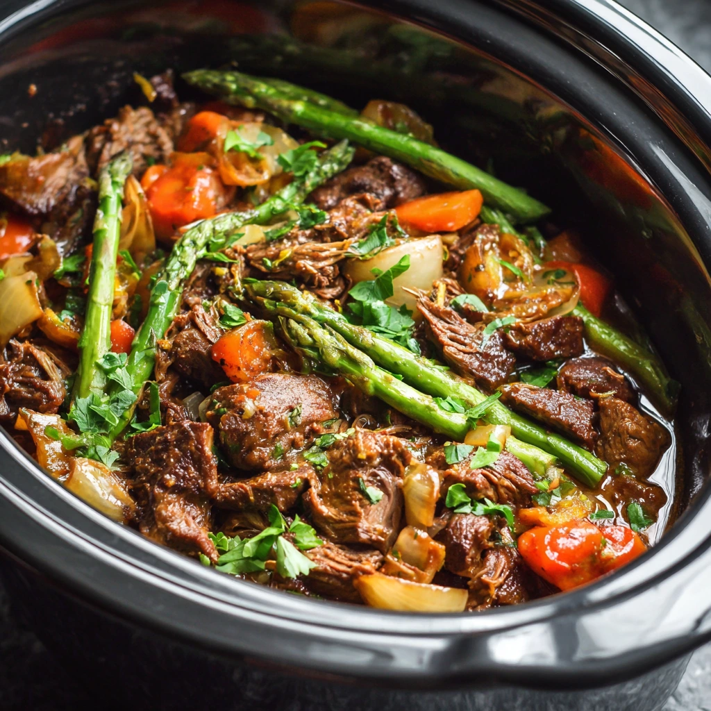 Low-carb keto slow cooker recipe with healthy vegetables and tender meat in a crockpot.