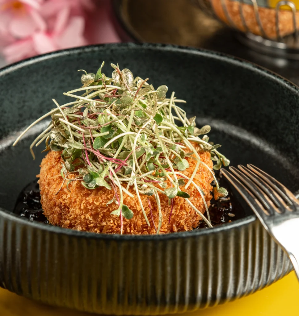 Chicken Cutlet Recipe
Golden crispy Italian-style chicken cutlets with Panko breadcrumbs on a plate, garnished with lemon wedges and fresh parsley.