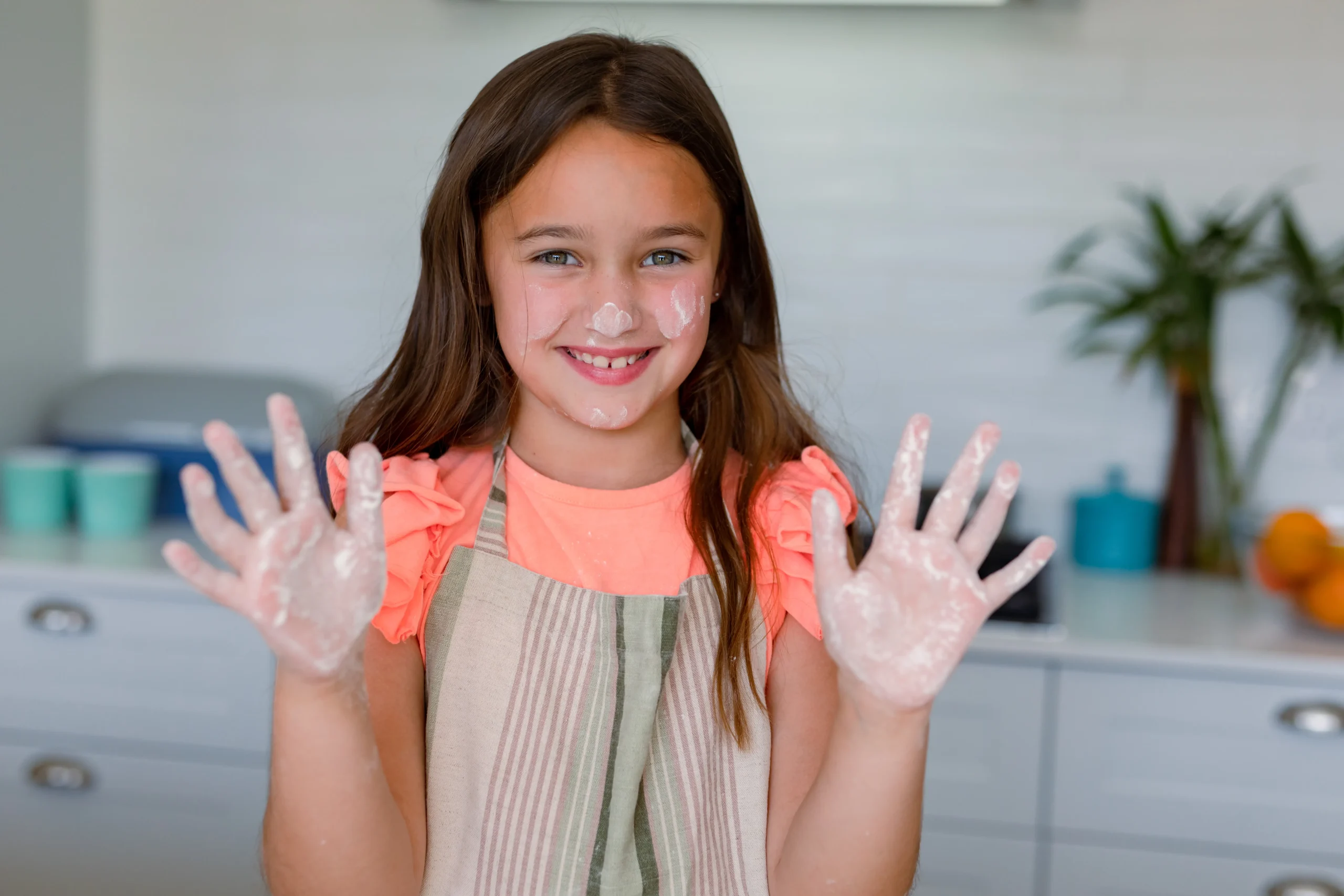 Amazing oobleck recipe showing slime-like non-Newtonian fluid made from cornstarch and water in a bowl