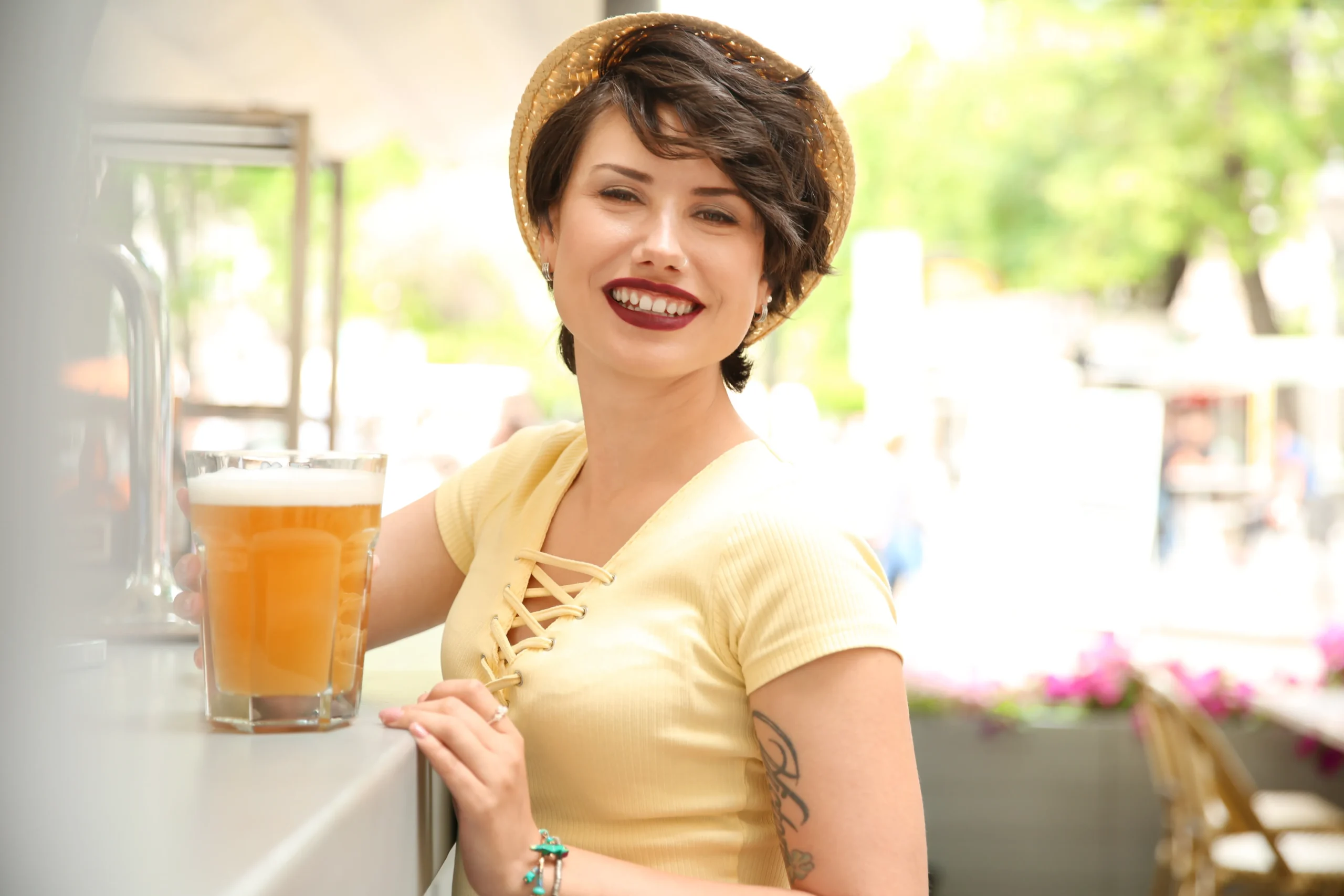 Cold and hot Butterbeer recipe ideas inspired by Harry Potter, featuring creamy foam, butterscotch drink, and cozy wizarding world vibes.