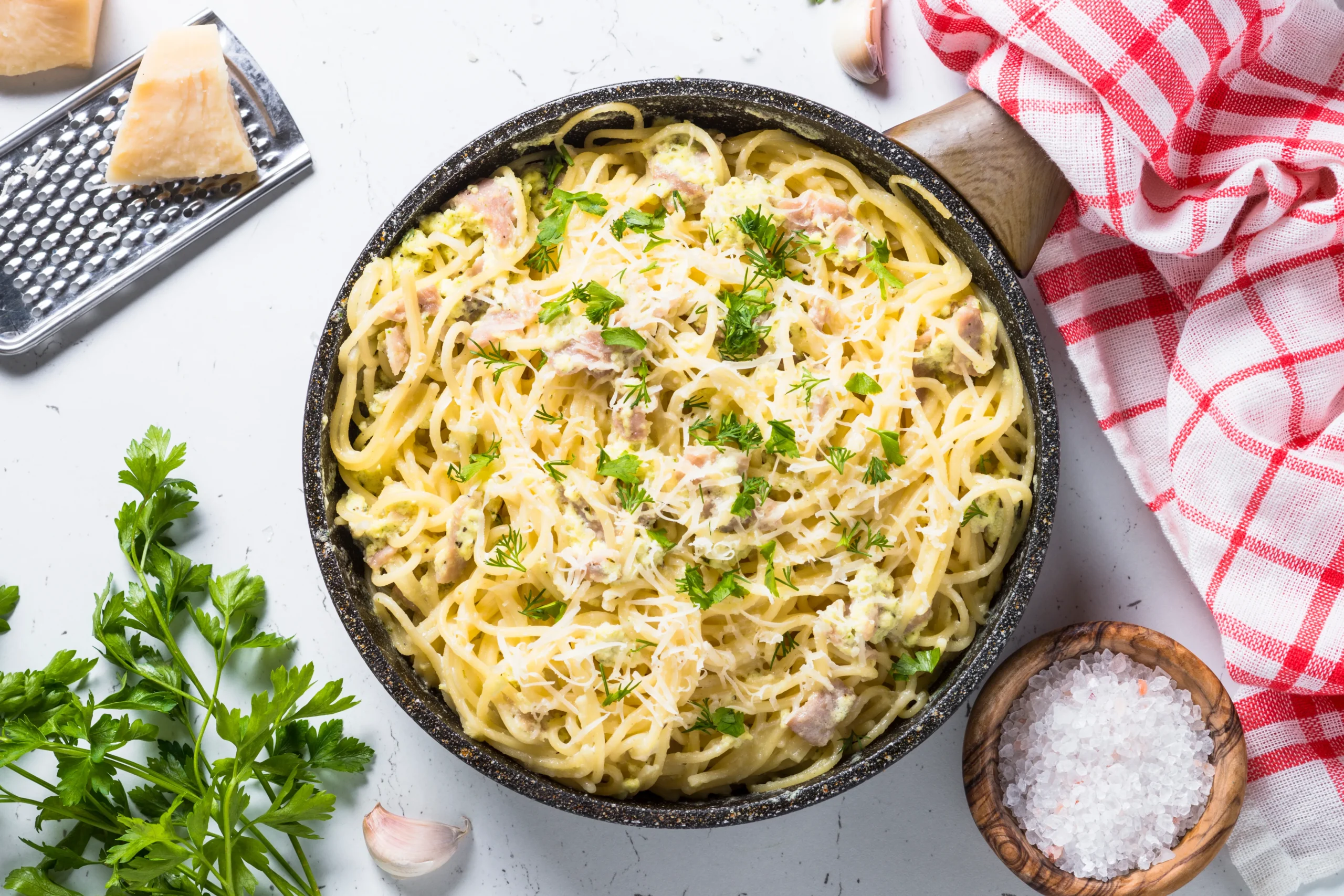 Creamy garlic Parmesan pasta in a rich, smooth sauce
